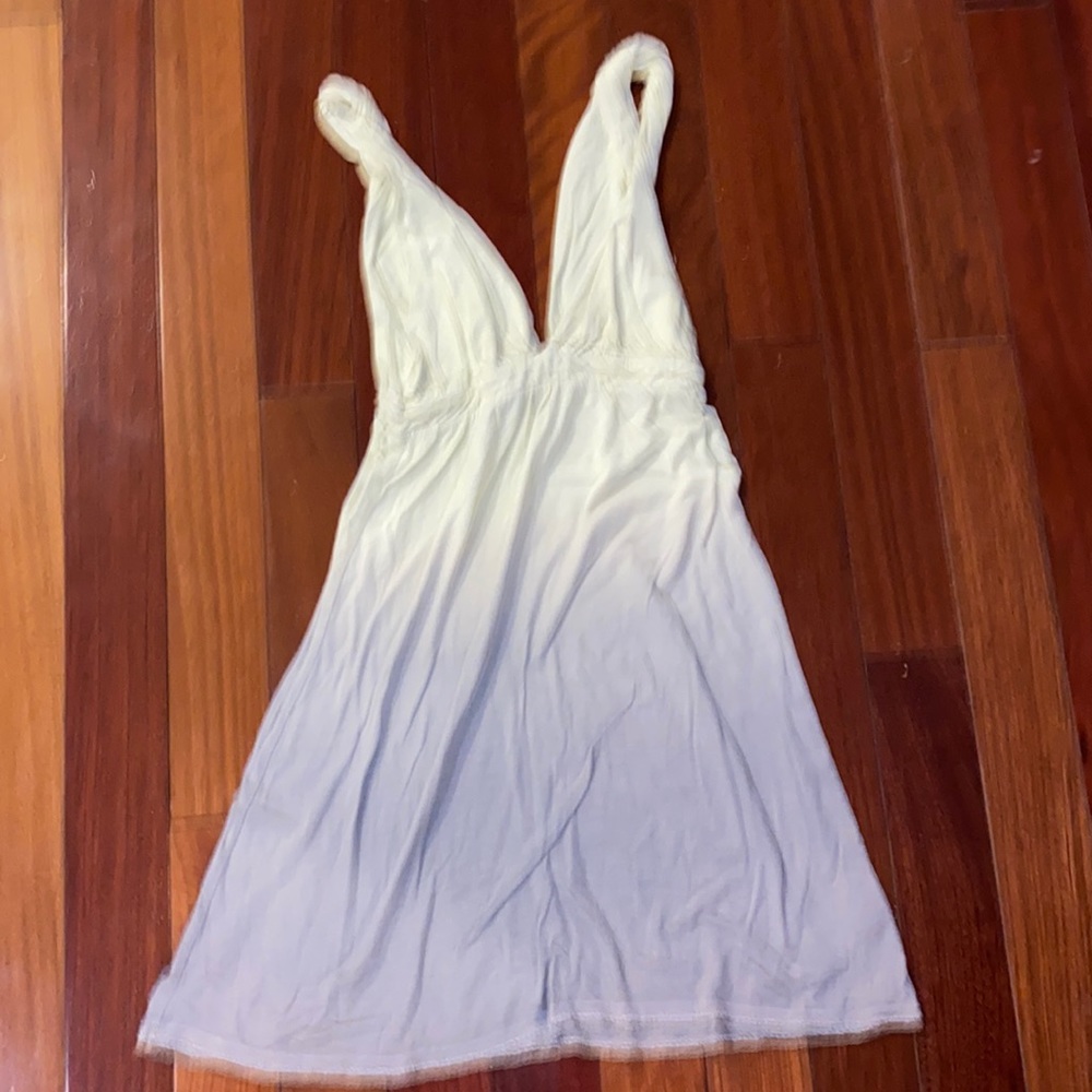 Cute low plugging V neck ombré dress/ coverup